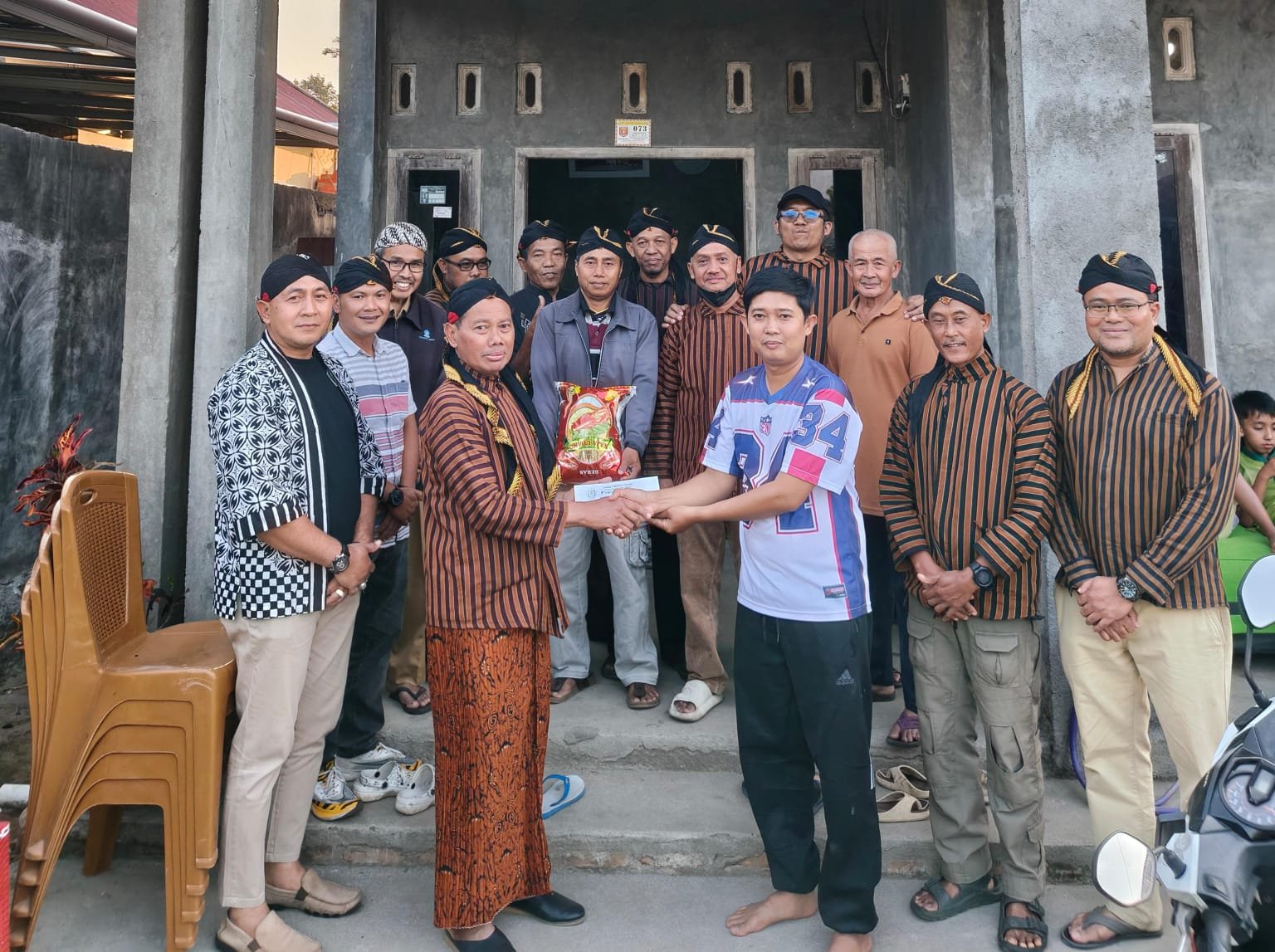 Pujakesuma Lambar: Peduli Korban Kebakaran Di Pekon Kubu Prahu Balik Bukit