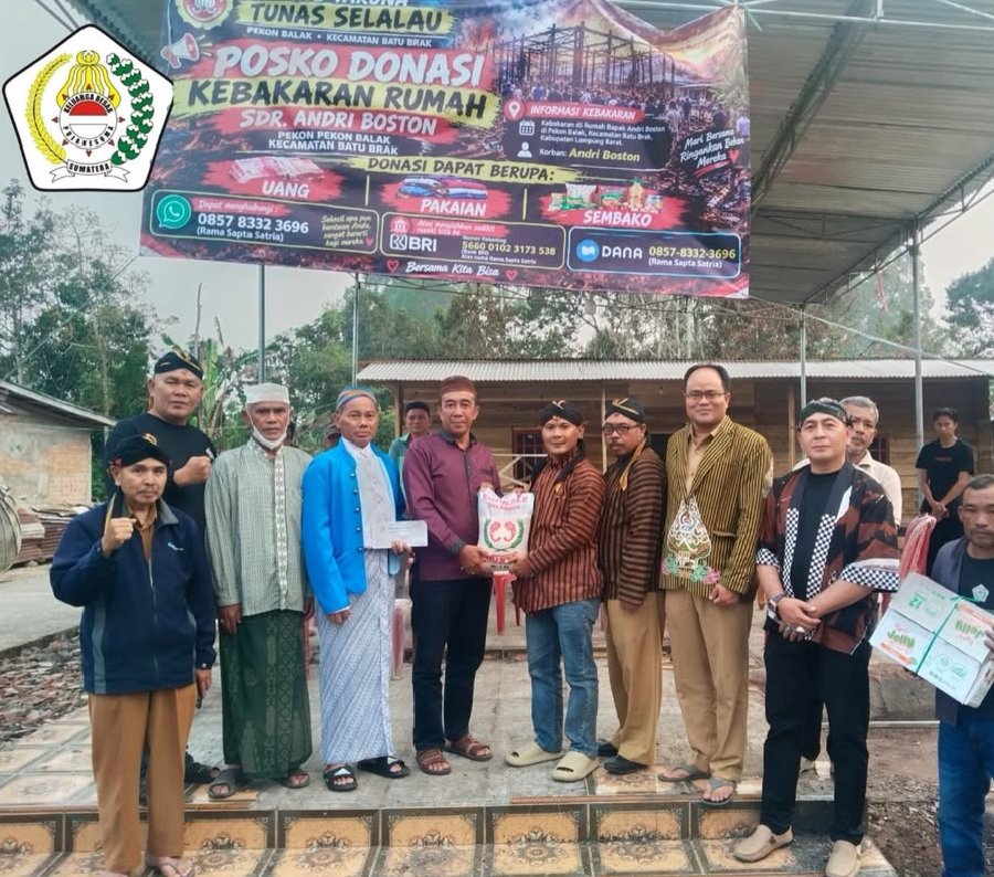 Peduli Kebakaran Keluarga Besar Pujakesuma Berdonasi Di Pekon Balak Kecamatan Batu Brak